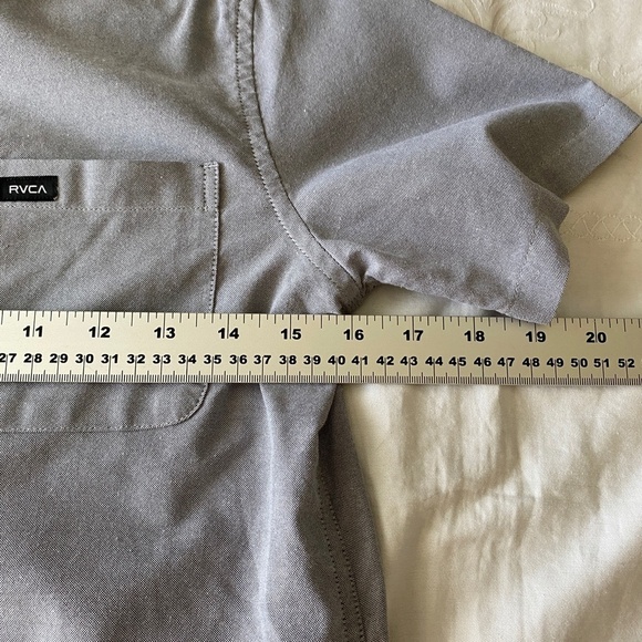 RVCA Boy's Gray Button Down Short Sleeve Dress Shirt Size Medium - Picture 6 of 9